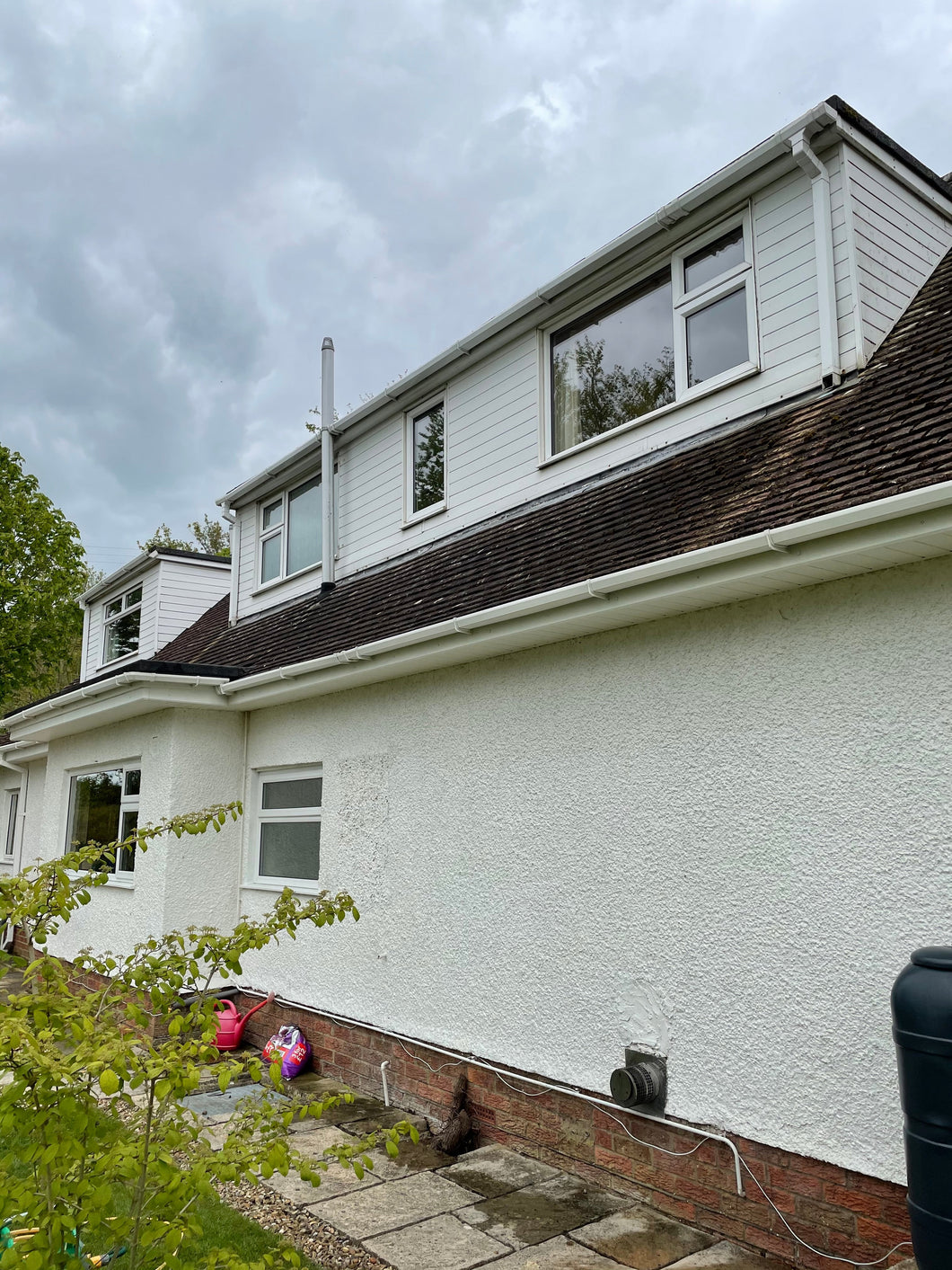 6 Bed Fascia & Guttering Cleaning